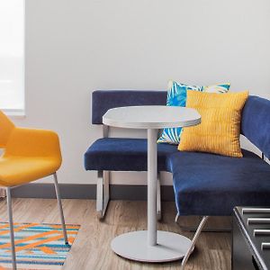 Corner King Room